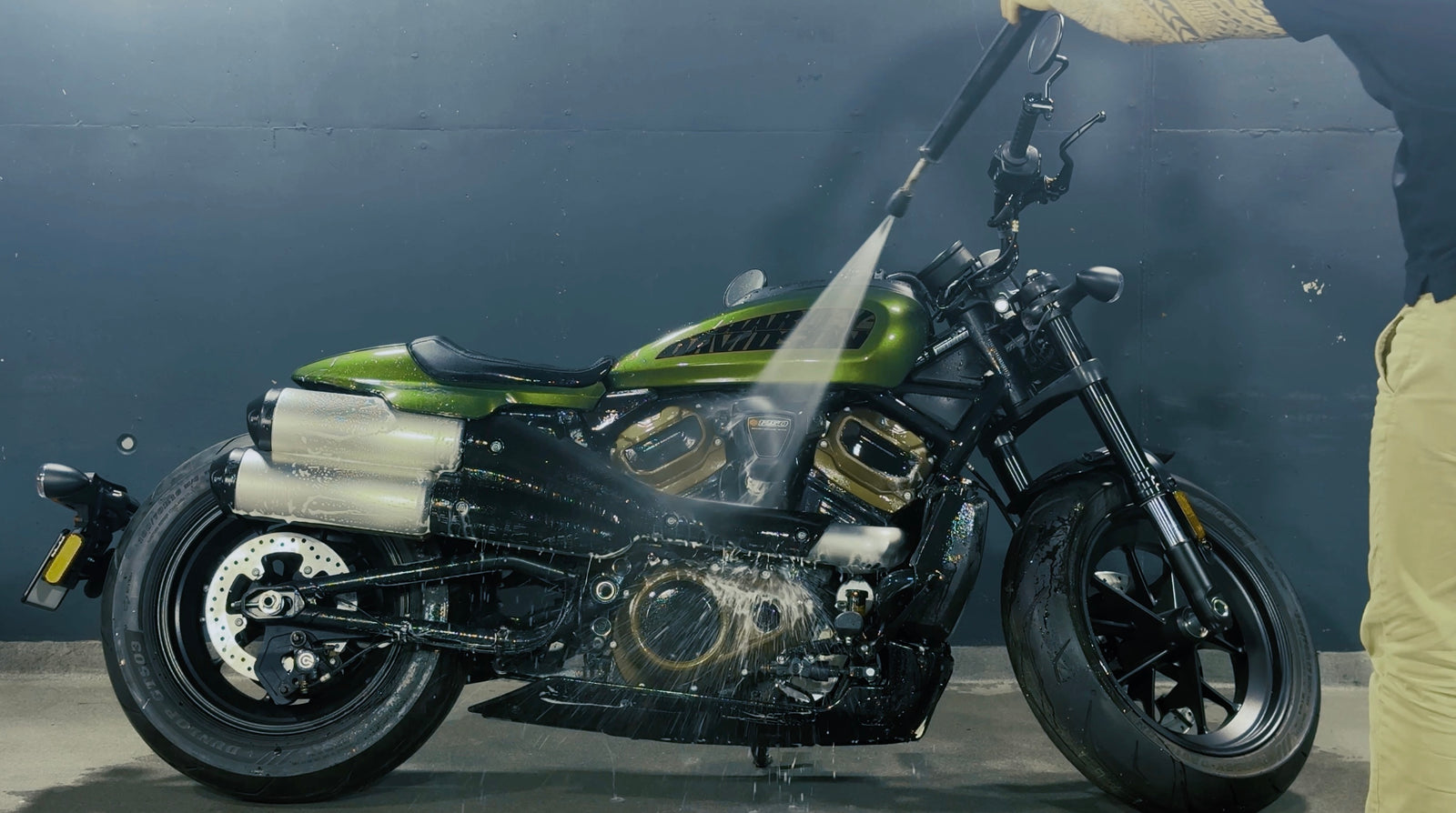 Supreme Motorcycle Cleaner universele reinigingsgel voor tweewielers Tutorial